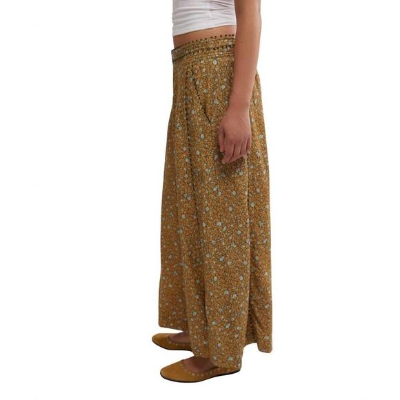 Free People Floral Wide-Leg Pants in green ditsy floral print - Picture 2 of 3